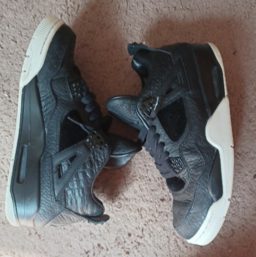 Jordan 4 Pinnacle "Pony Hair"